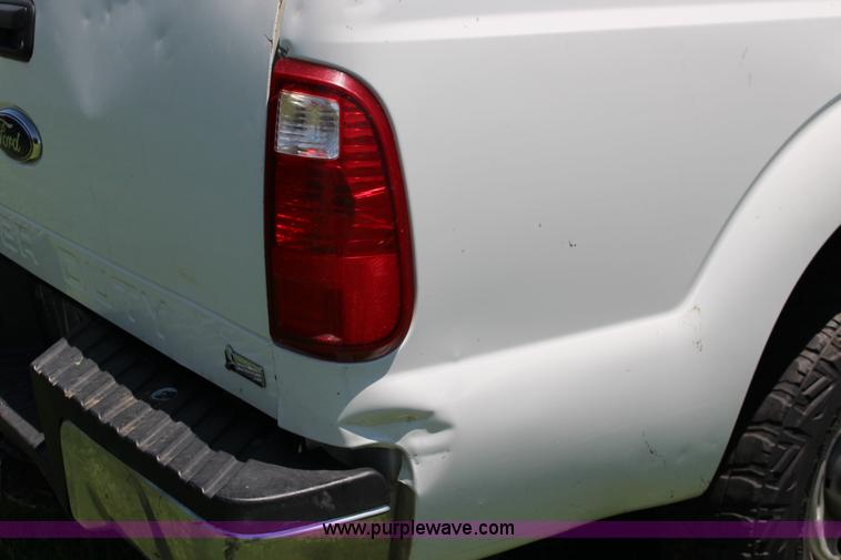 image for item F7992 2011 Ford F250 Super Duty Crew Cab pickup truck