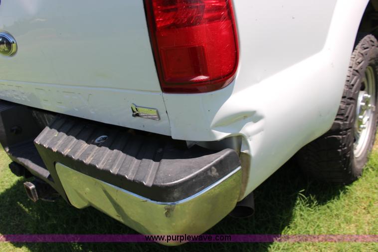 image for item F7992 2011 Ford F250 Super Duty Crew Cab pickup truck