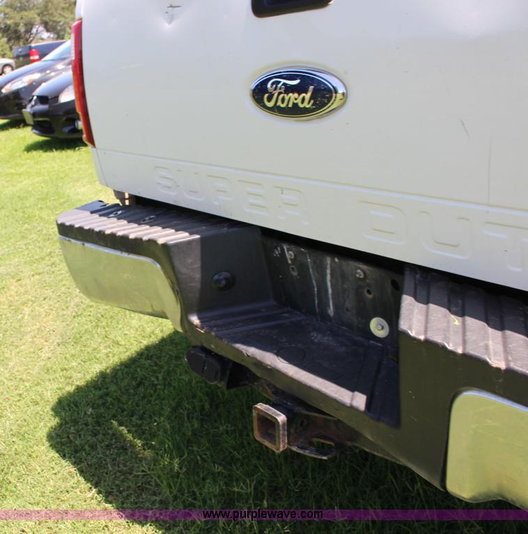 image for item F7992 2011 Ford F250 Super Duty Crew Cab pickup truck