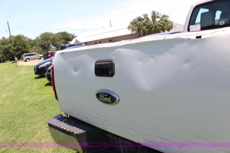 image for item F7992 2011 Ford F250 Super Duty Crew Cab pickup truck