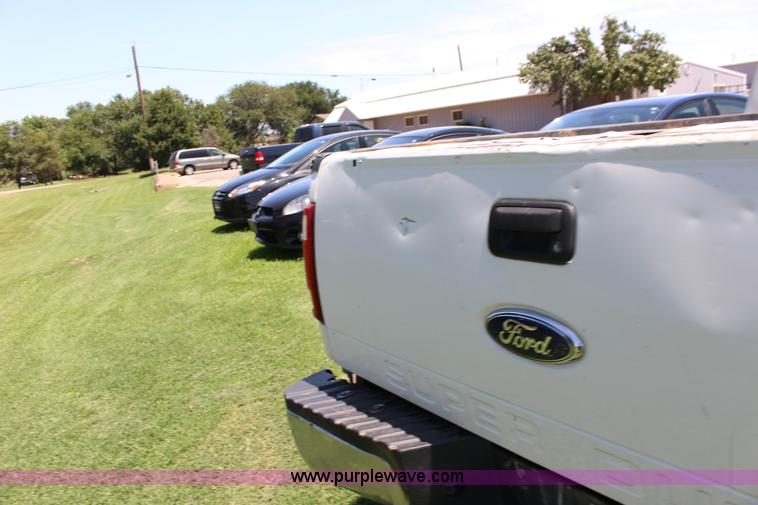 image for item F7992 2011 Ford F250 Super Duty Crew Cab pickup truck