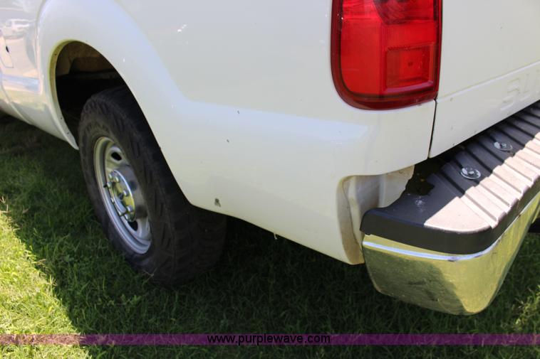 image for item F7992 2011 Ford F250 Super Duty Crew Cab pickup truck