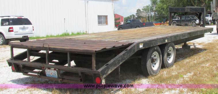 image for item H3251 1989 Hillsboro gooseneck trailer