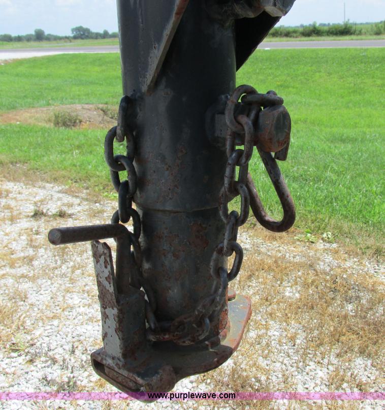 image for item H3251 1989 Hillsboro gooseneck trailer