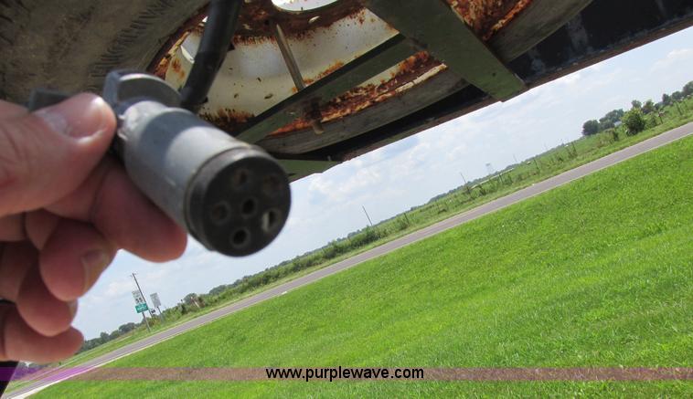 image for item H3251 1989 Hillsboro gooseneck trailer