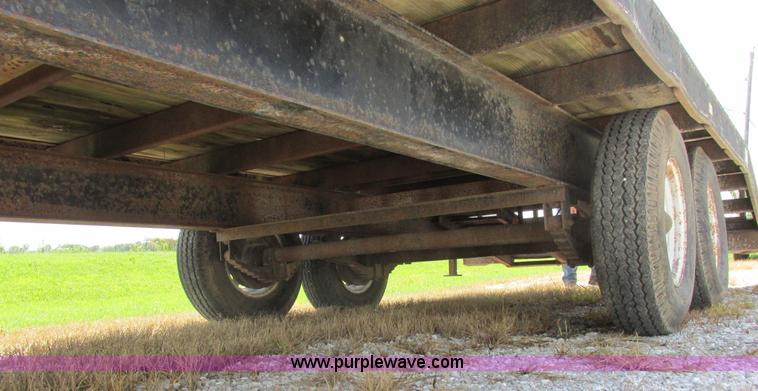 image for item H3251 1989 Hillsboro gooseneck trailer