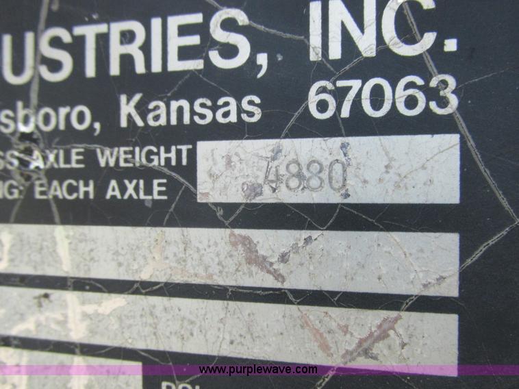 image for item H3251 1989 Hillsboro gooseneck trailer