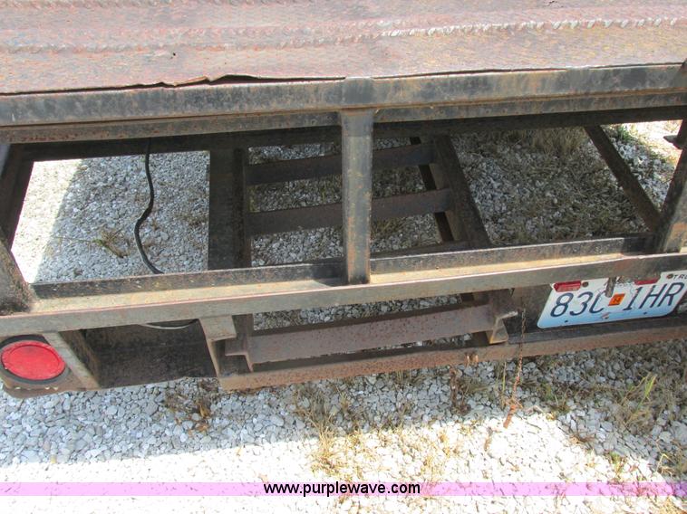 image for item H3251 1989 Hillsboro gooseneck trailer