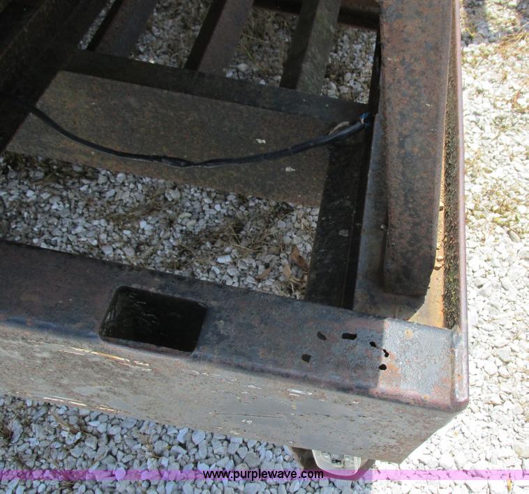 image for item H3251 1989 Hillsboro gooseneck trailer