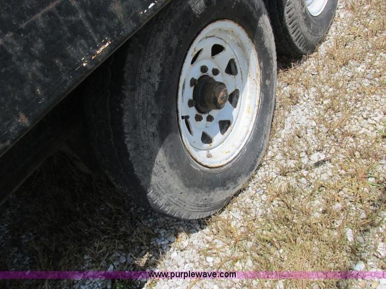 image for item H3251 1989 Hillsboro gooseneck trailer