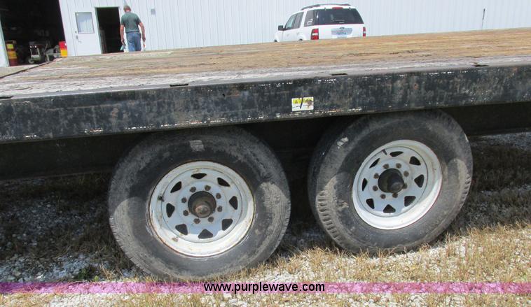 image for item H3251 1989 Hillsboro gooseneck trailer