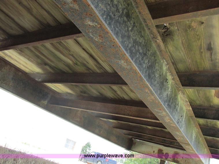 image for item H3251 1989 Hillsboro gooseneck trailer