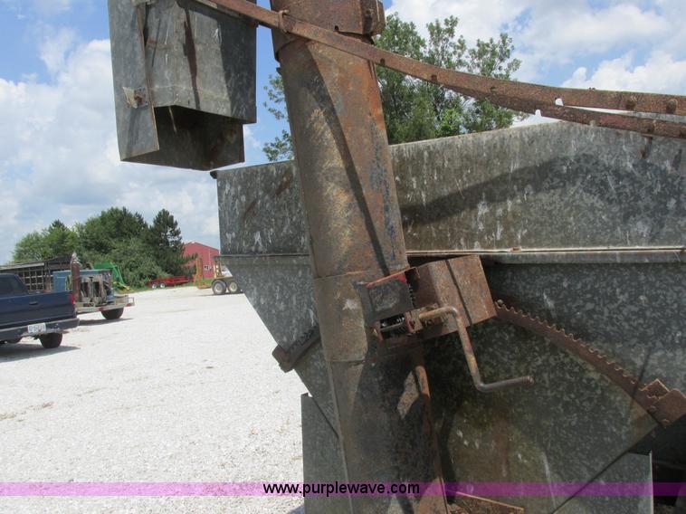 image for item H3252 Inland TI Mfg. wagon