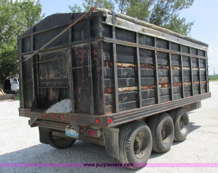 image for item H3254 1979 Gross Haul gooseneck dump trailer
