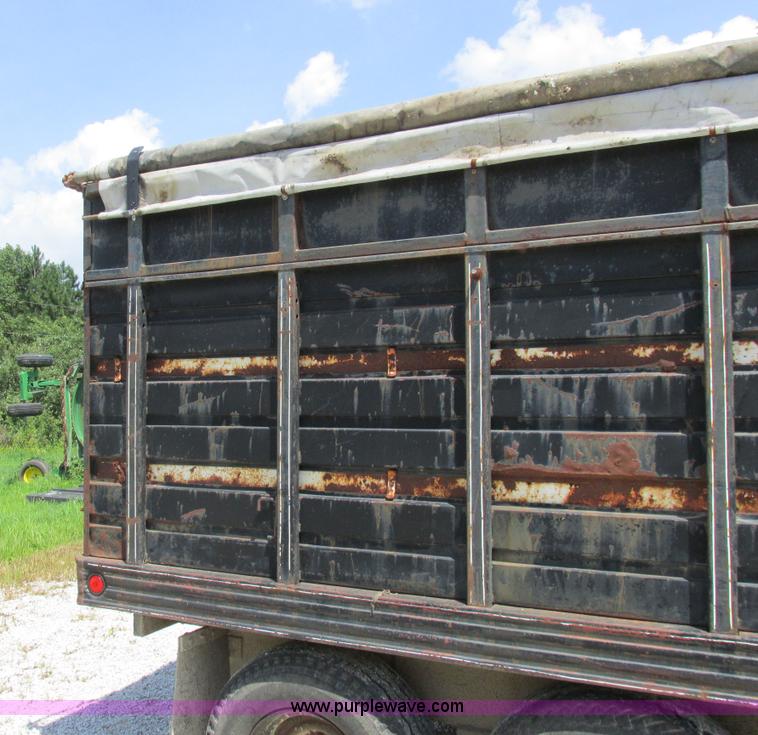 image for item H3254 1979 Gross Haul gooseneck dump trailer