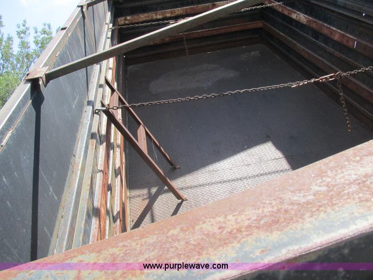 image for item H3254 1979 Gross Haul gooseneck dump trailer