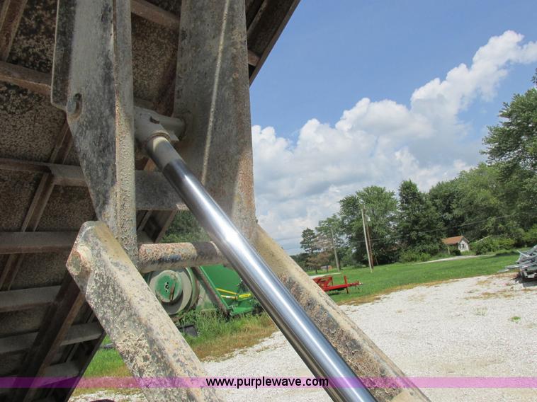 image for item H3254 1979 Gross Haul gooseneck dump trailer