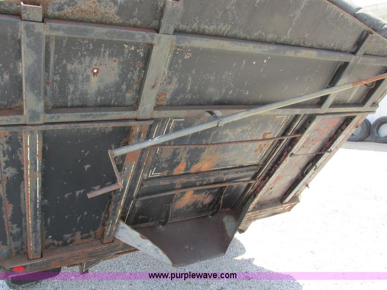 image for item H3254 1979 Gross Haul gooseneck dump trailer