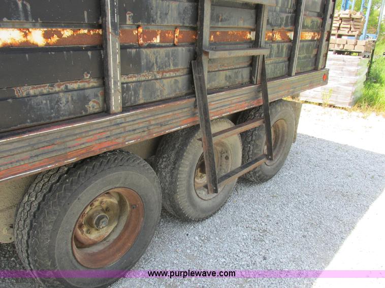 image for item H3254 1979 Gross Haul gooseneck dump trailer