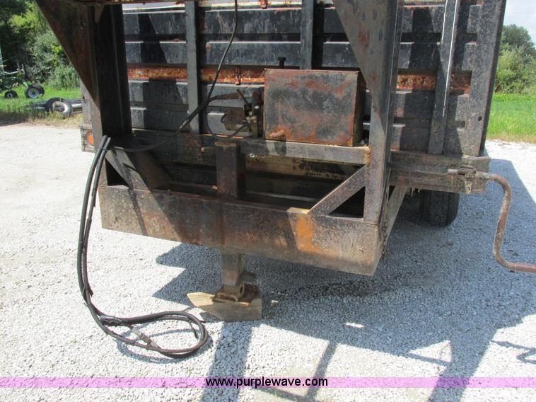image for item H3254 1979 Gross Haul gooseneck dump trailer
