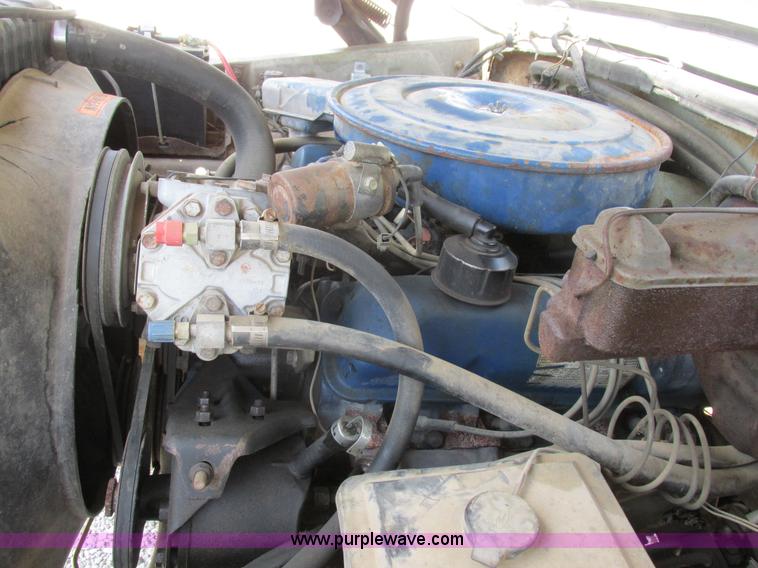 image for item H3255 1976 Ford F250 utility truck