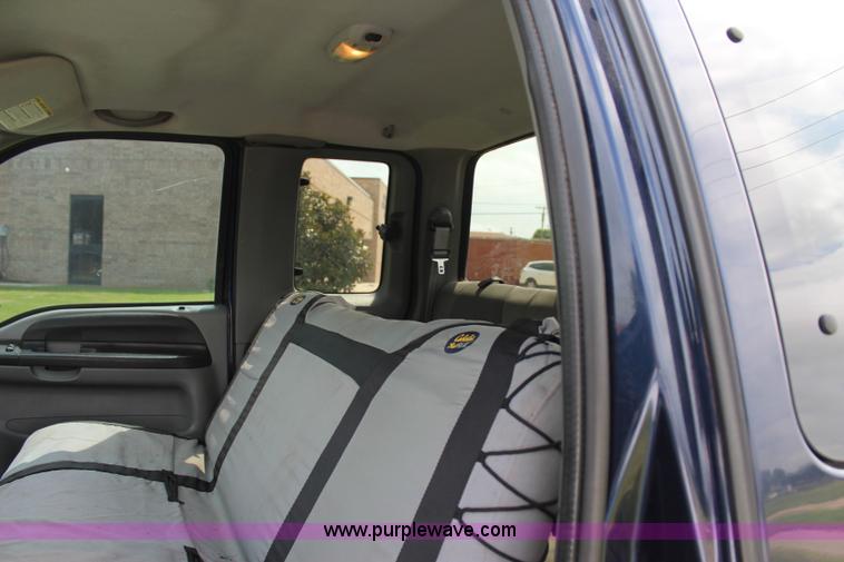 image for item I1636 2006 Ford F350 Super Duty XLT FX4 pickup truck