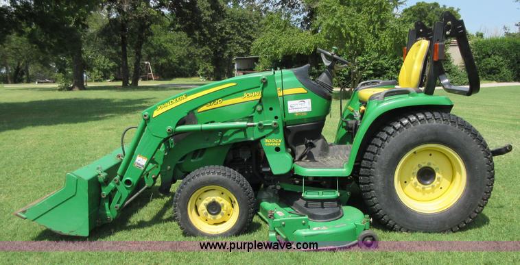 image for item I2022 2005 John Deere 3720 tractor