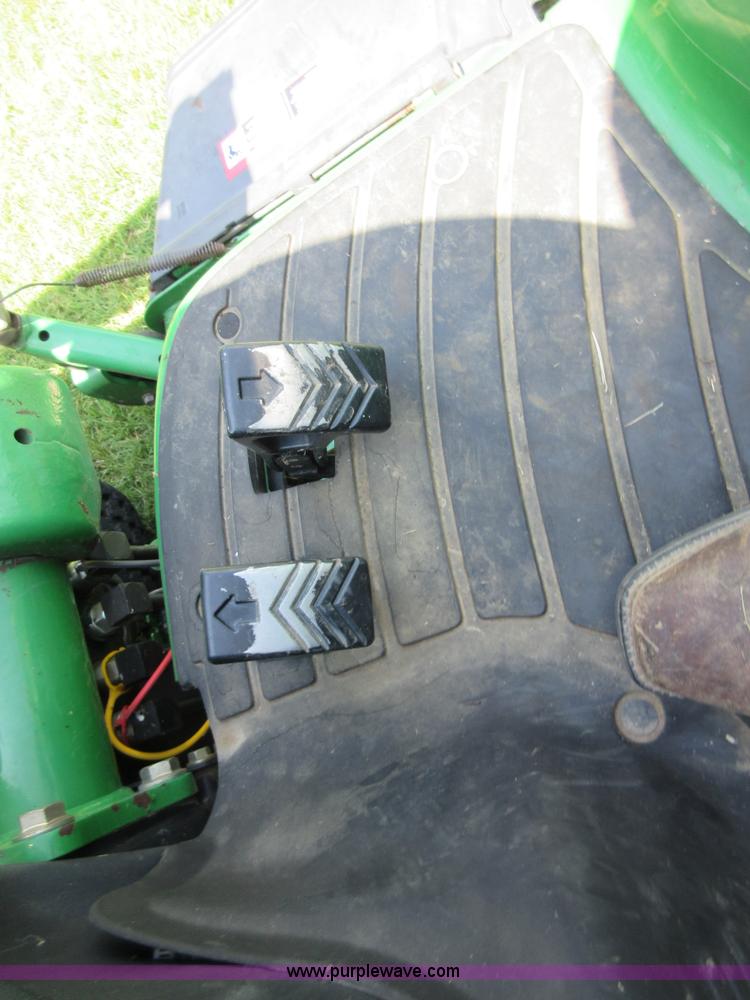 image for item I2022 2005 John Deere 3720 tractor