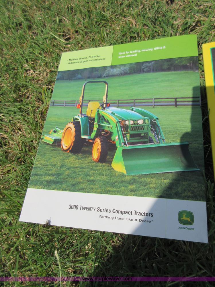 image for item I2022 2005 John Deere 3720 tractor