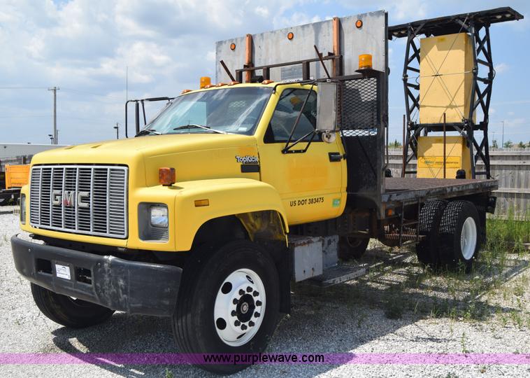 image for item I2041 1995 GMC TopKick flatbed truck