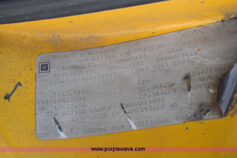 image for item I2041 1995 GMC TopKick flatbed truck