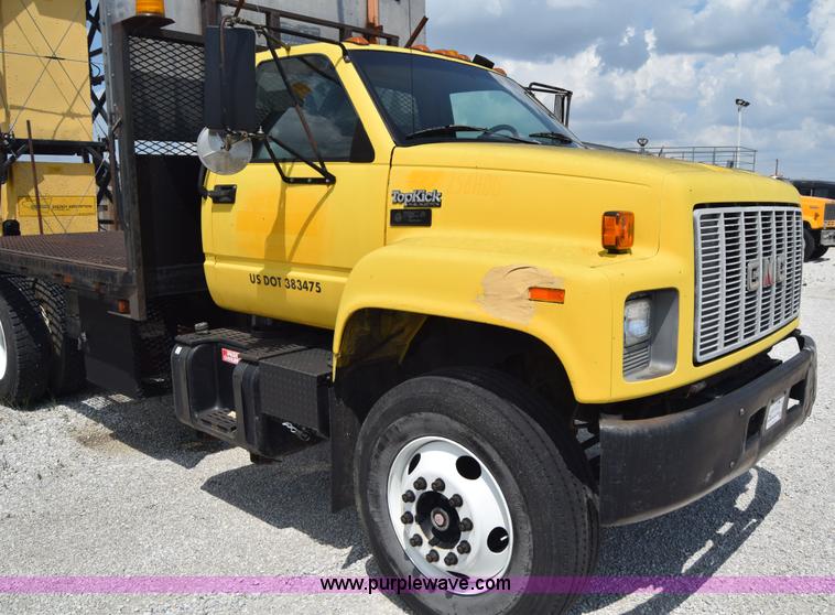 image for item I2041 1995 GMC TopKick flatbed truck