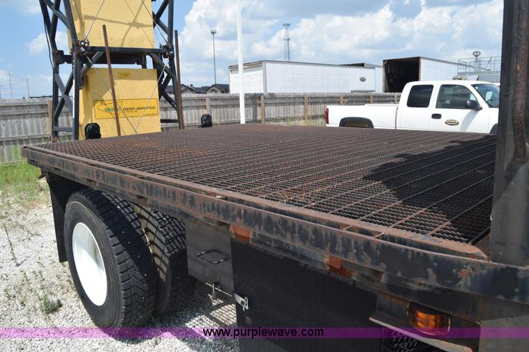 image for item I2041 1995 GMC TopKick flatbed truck