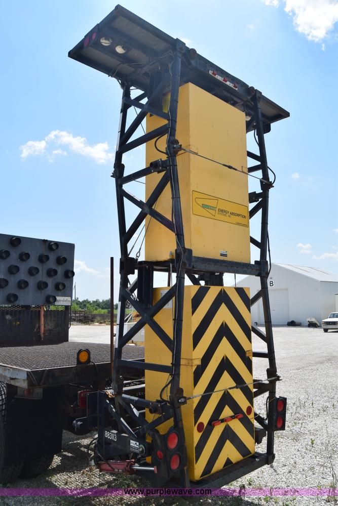 image for item I2041 1995 GMC TopKick flatbed truck