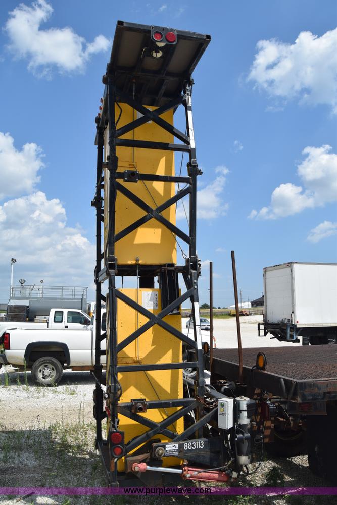 image for item I2041 1995 GMC TopKick flatbed truck