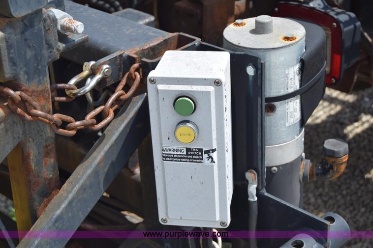 image for item I2041 1995 GMC TopKick flatbed truck