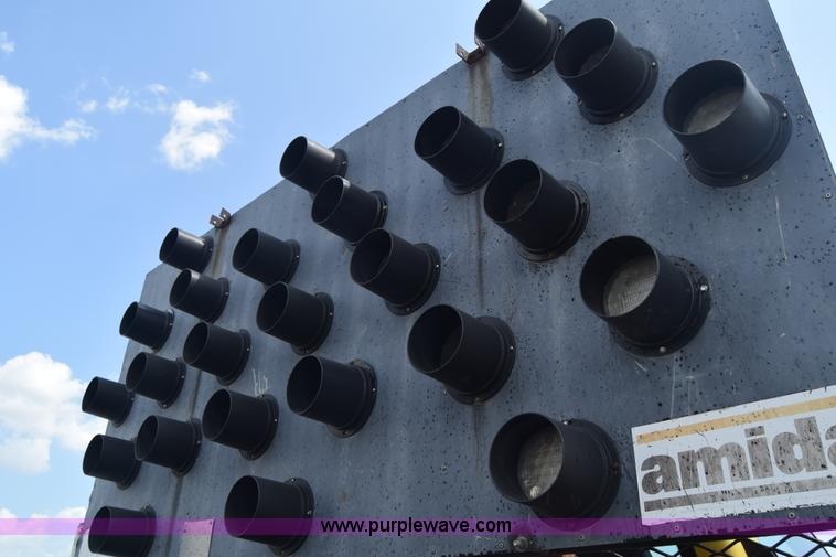 image for item I2041 1995 GMC TopKick flatbed truck