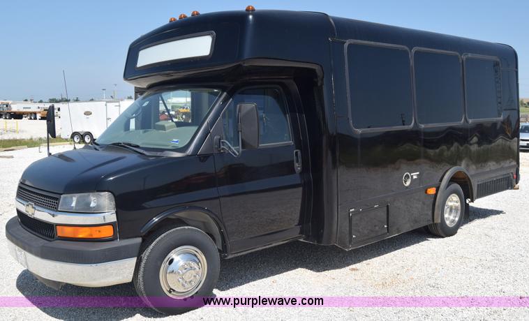 image for item I2042 2008 Chevrolet Express 3500 Cargo Champion bus