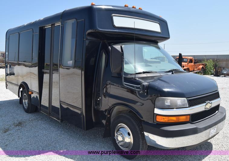 image for item I2042 2008 Chevrolet Express 3500 Cargo Champion bus