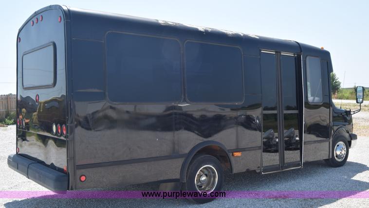image for item I2042 2008 Chevrolet Express 3500 Cargo Champion bus