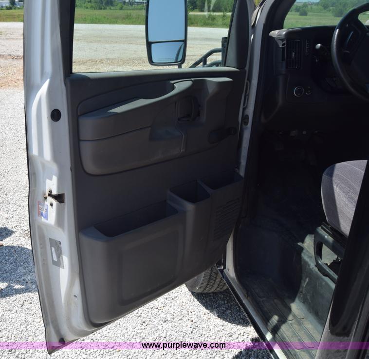 image for item I2042 2008 Chevrolet Express 3500 Cargo Champion bus
