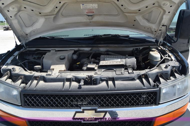 image for item I2042 2008 Chevrolet Express 3500 Cargo Champion bus