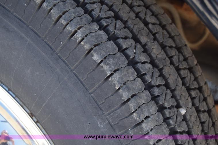 image for item I2042 2008 Chevrolet Express 3500 Cargo Champion bus