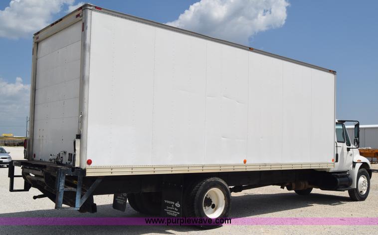 image for item I2043 2007 International DuraStar 4400 box truck