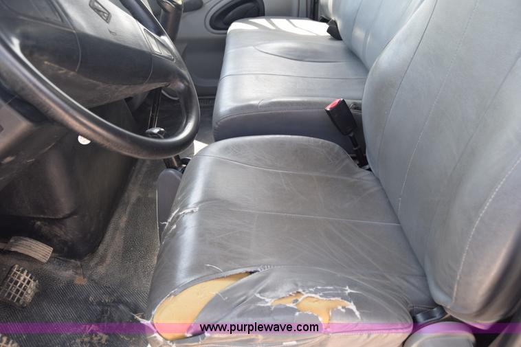 image for item I2043 2007 International DuraStar 4400 box truck