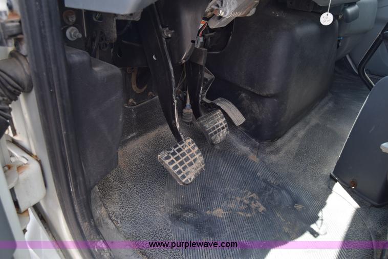 image for item I2043 2007 International DuraStar 4400 box truck