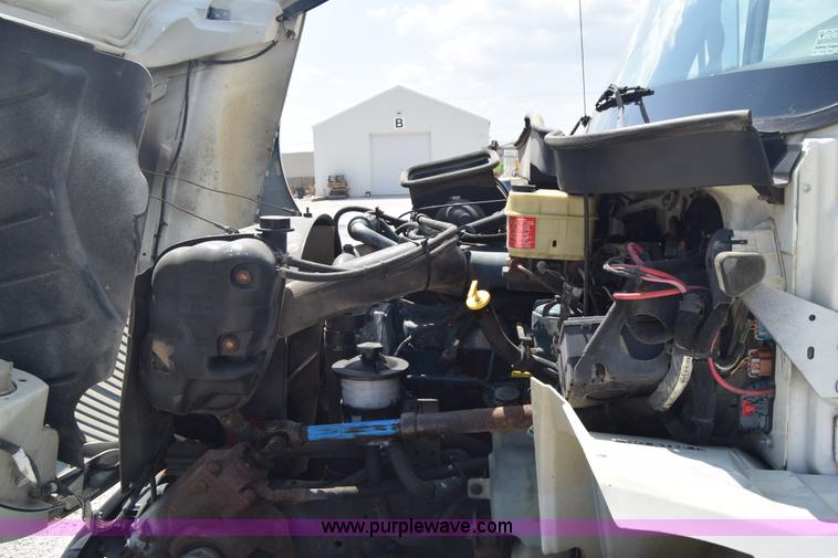 image for item I2043 2007 International DuraStar 4400 box truck