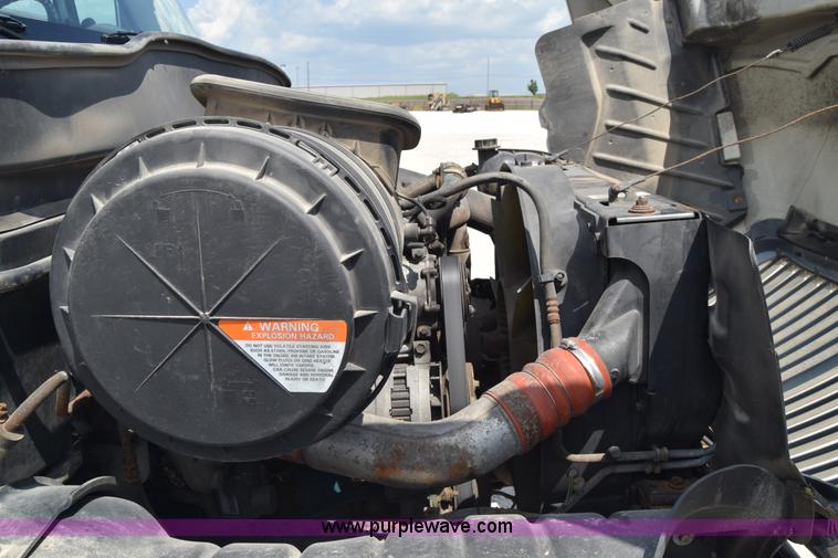 image for item I2043 2007 International DuraStar 4400 box truck