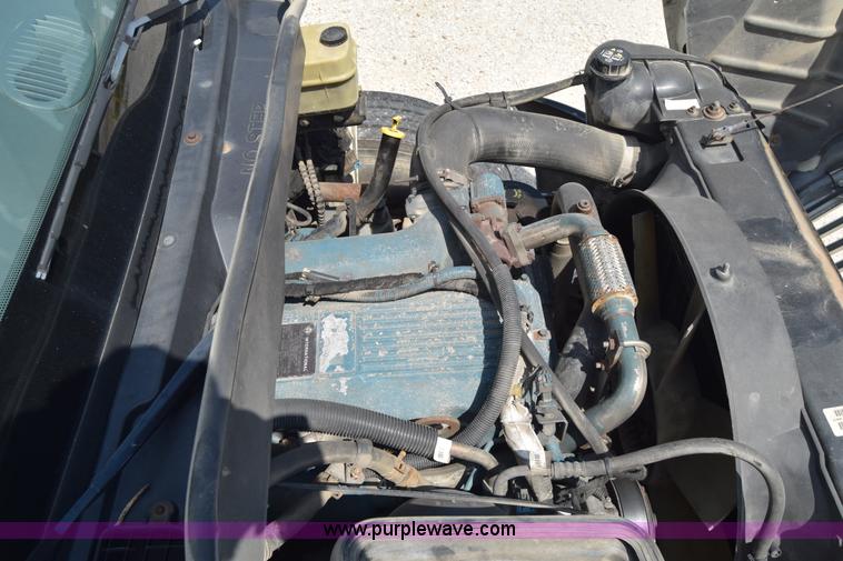 image for item I2043 2007 International DuraStar 4400 box truck