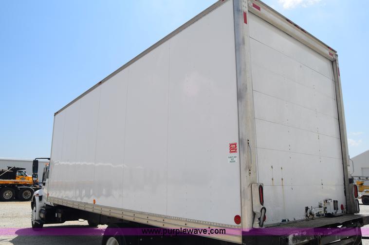 image for item I2043 2007 International DuraStar 4400 box truck